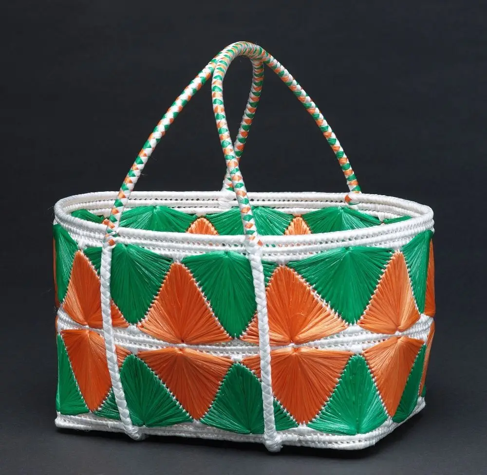 Kato tia hulu (basket) by Edith Etuata