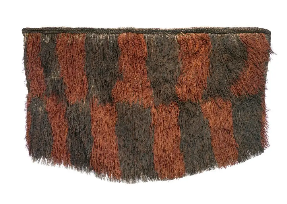 Kahu puakarimu (rain cape) by Unknown