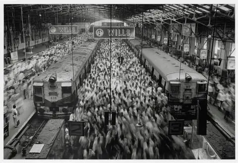 Bombay, India, 1995 by Artist: Sebastião Salgado