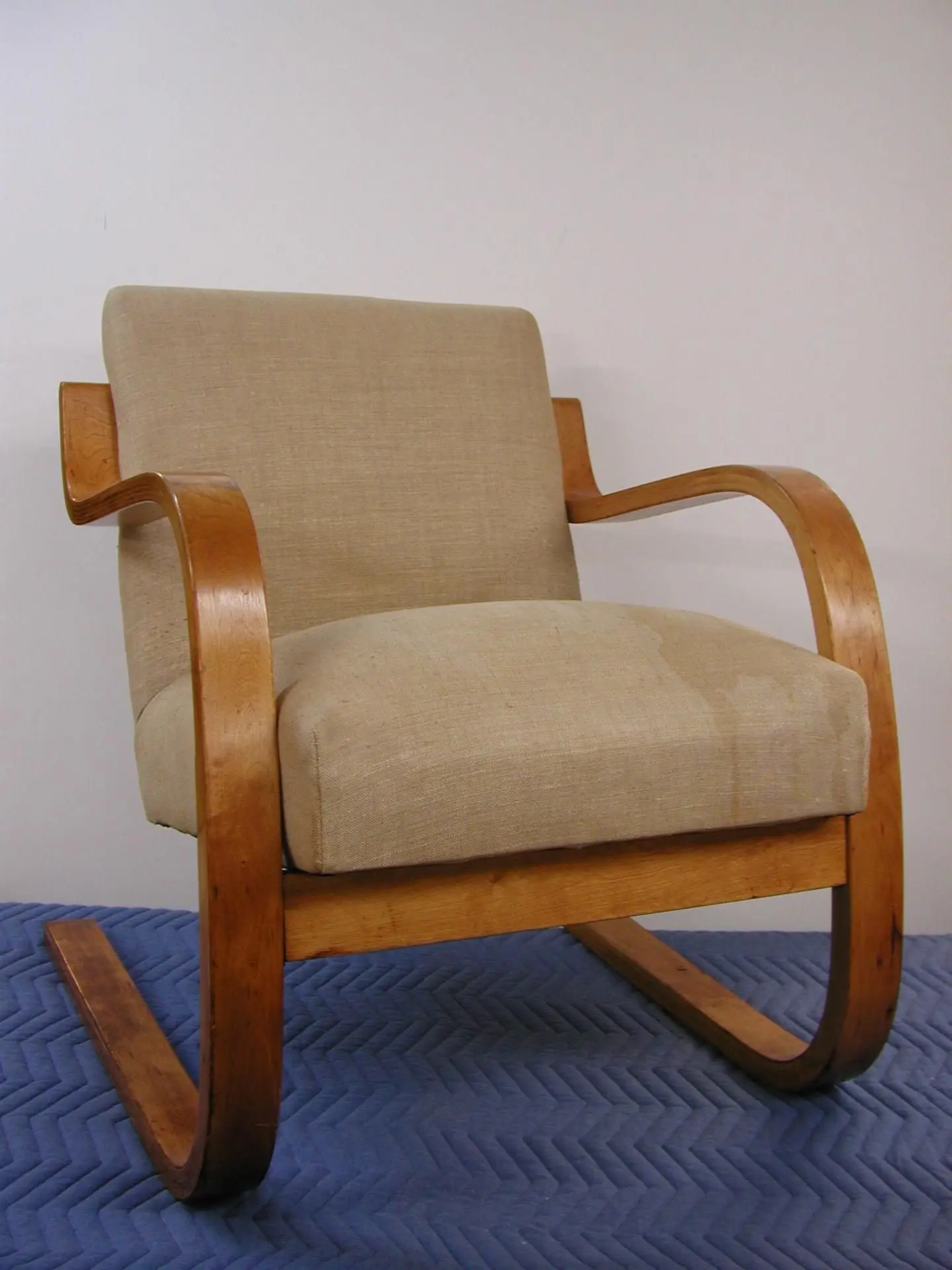 Armchair by Designer: Alvar Aalto